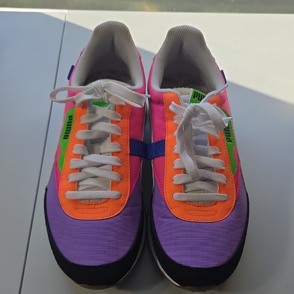 Puma Women's Future Rider Play On 'Luminous Purple Fluo Pink' - Picture 1 of 6